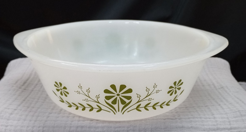 VTG GLASBAKE GREEN DAISY 8.5'' J514 2 QT CASSEROLE